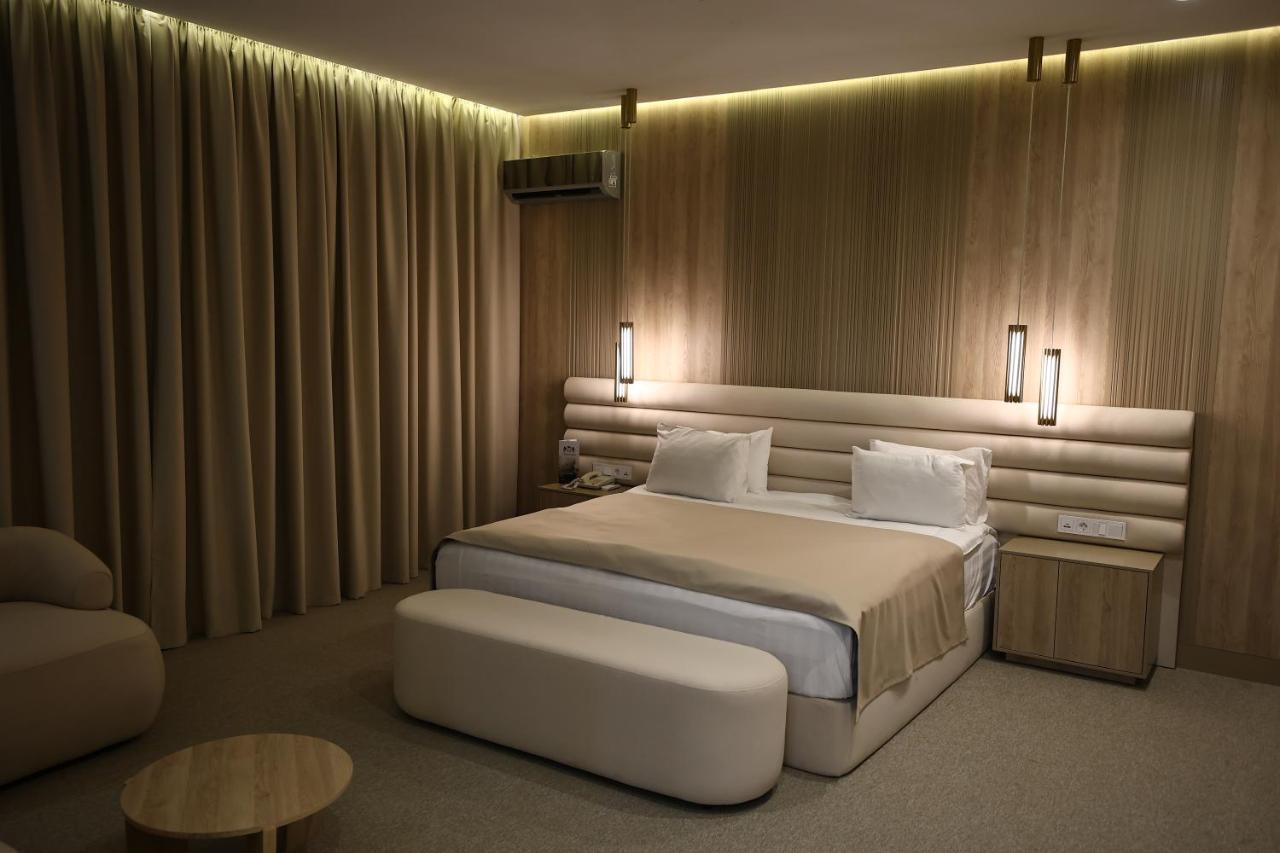 Amsterdam Hotel Aktobé Extérieur photo