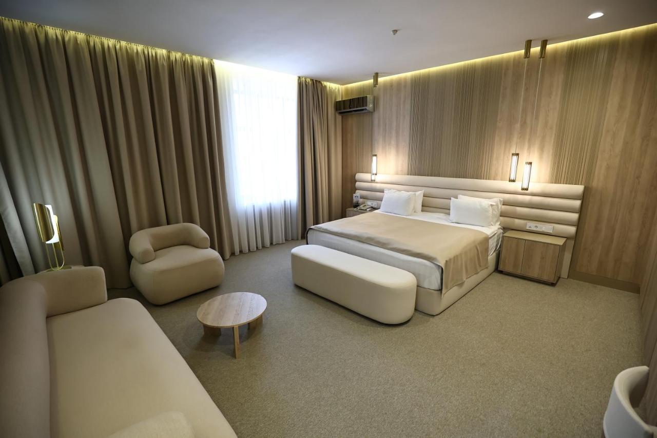 Amsterdam Hotel Aktobé Extérieur photo