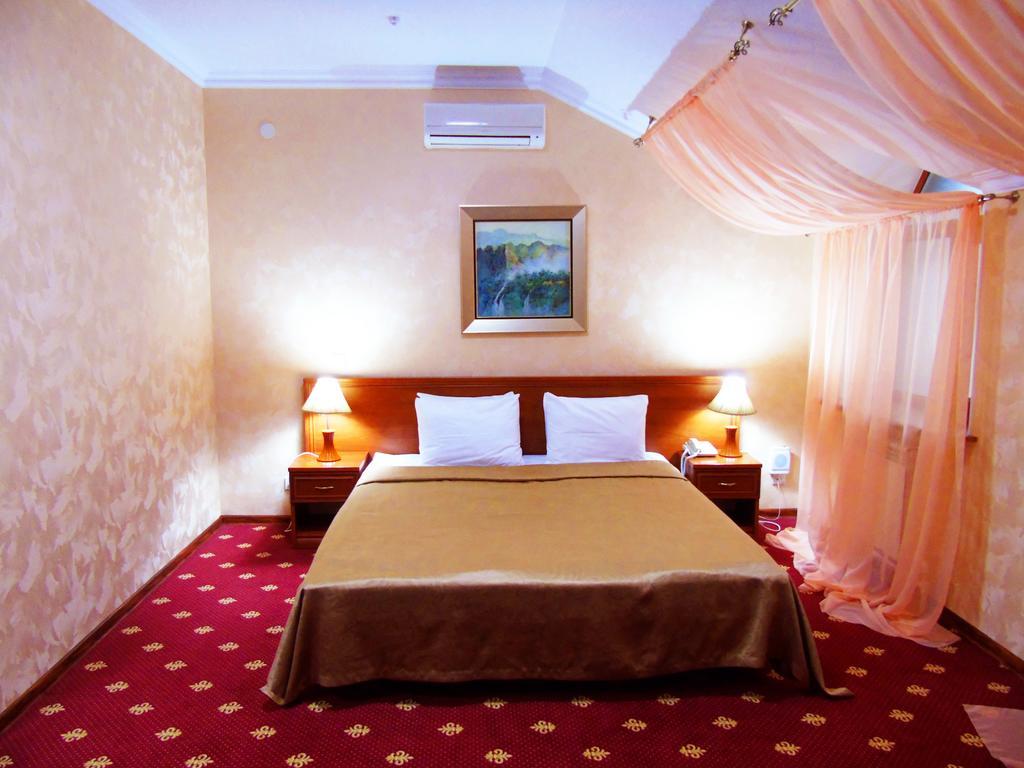 Amsterdam Hotel Aktobé Extérieur photo