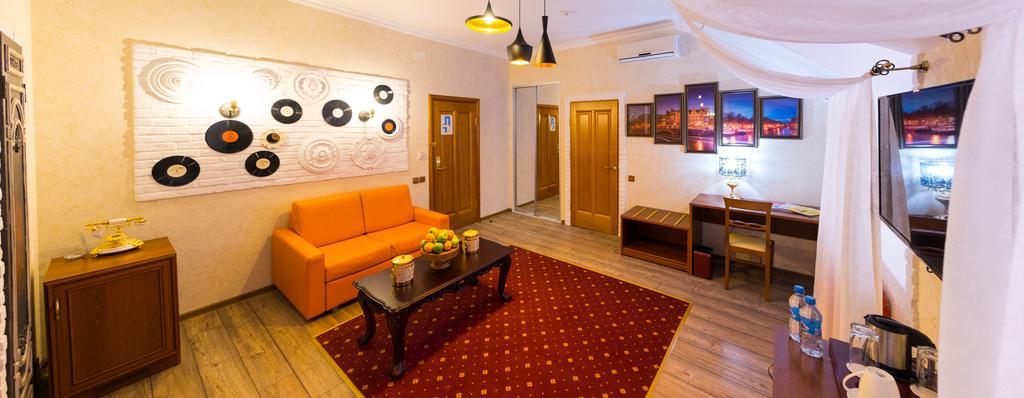 Amsterdam Hotel Aktobé Extérieur photo
